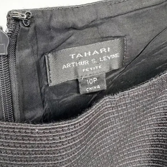 Tahari Little Black Dress Sz 10P Sheath Sleeveless Power Dress Evening Cocktail - Picture 6 of 7